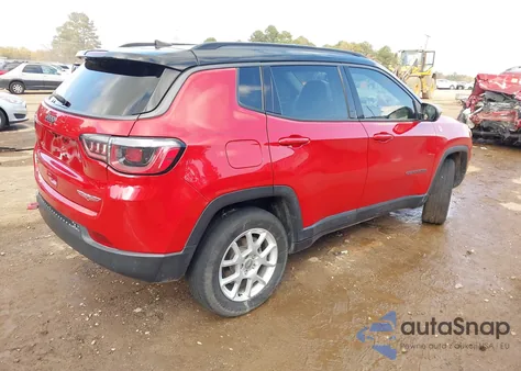 2018 Jeep Compass Trailhawk 4X4 из США, поврежденный, VIN 3C4NJDDB2JT419428